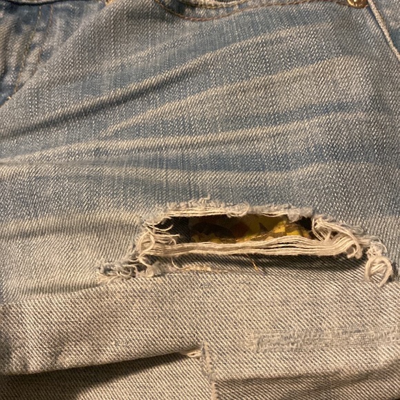 Dittos Short Mid Rise Shorts - Picture 2 of 7